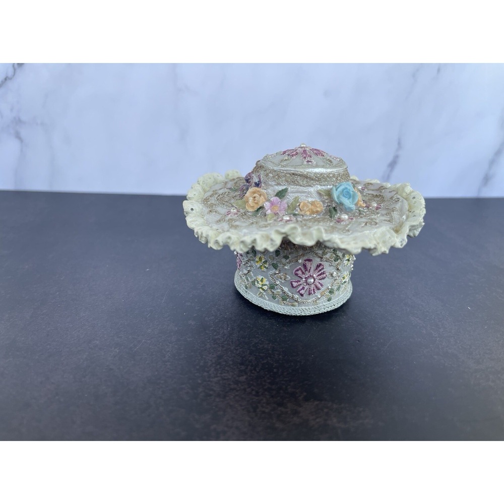 Nostalgia Miniature Hat Box Used For Rings Or Trinkets